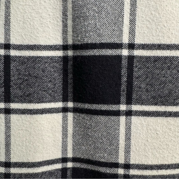 J. Crew (EUC) Men’s 100% Cotton Flannel Button Up Shirt, Size Large - Picture 5 of 10